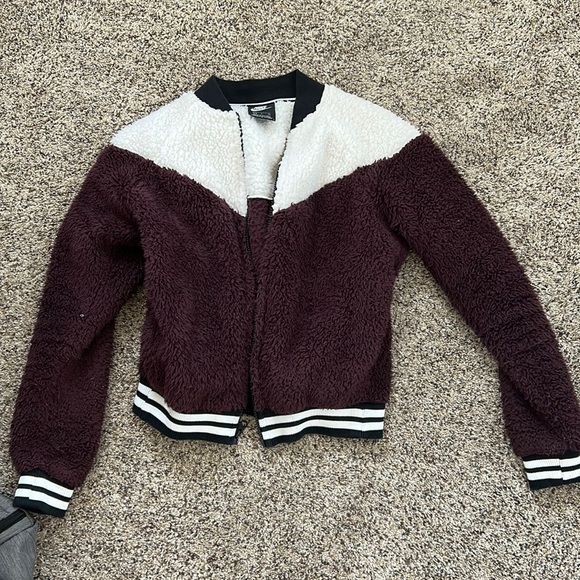 Nike jacket - Picture 2 of 3